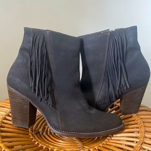 Anthropologie Klub Nico Batilda Fringe Booties Flirty Boho Size 7 Tobacco